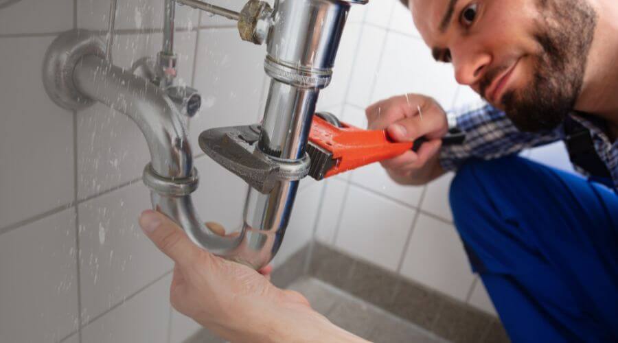 Toilet leak repair in Pine Bluffs, WY